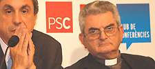 Josep Maria Carbonell en un acto del PSC con sacerdotes