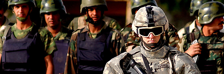 Policías de Iraq, con estadounidenses e iraquíes