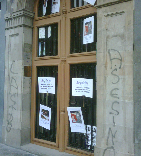 Puerta Consulado de Cuba en Barcelona