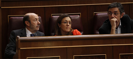Rubalcaba, Soraya Rodríguez y Madina, en el Congreso (foto: PSOE).